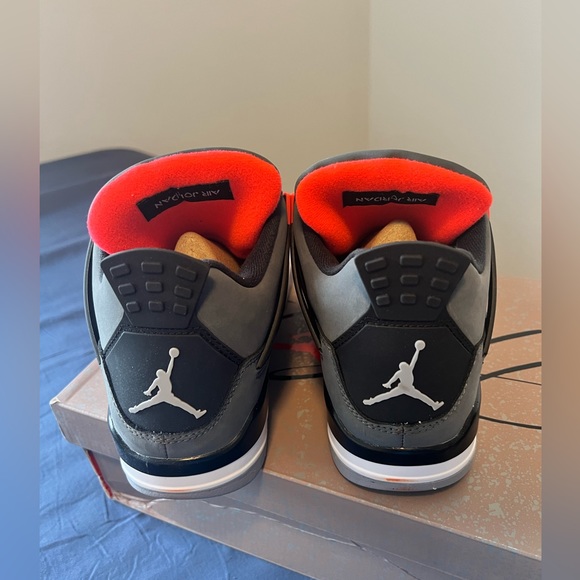 Jordan Rétro 4 - Picture 4 of 4